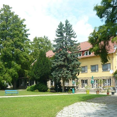 Hotel Kenese Балатонкенесе Екстериор снимка