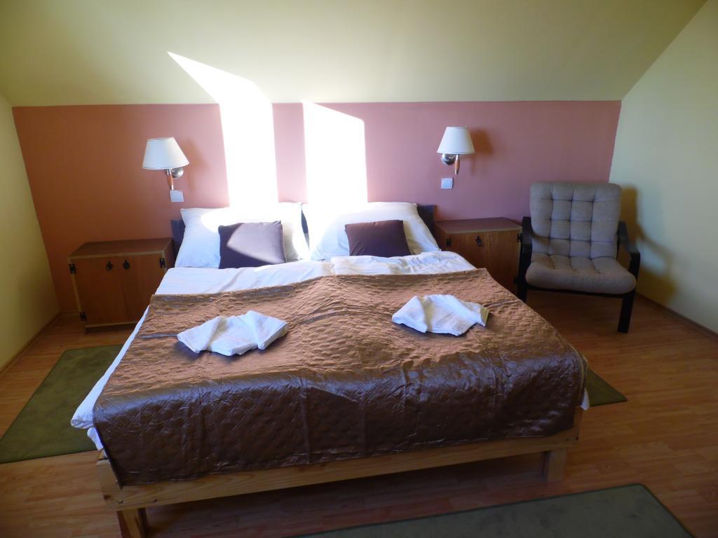 Hotel Kenese Балатонкенесе Стая снимка