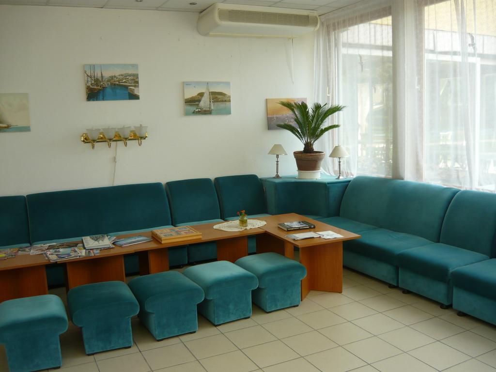Hotel Kenese Балатонкенесе Екстериор снимка