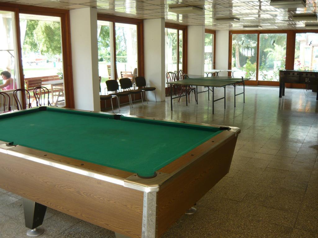Hotel Kenese Балатонкенесе Екстериор снимка