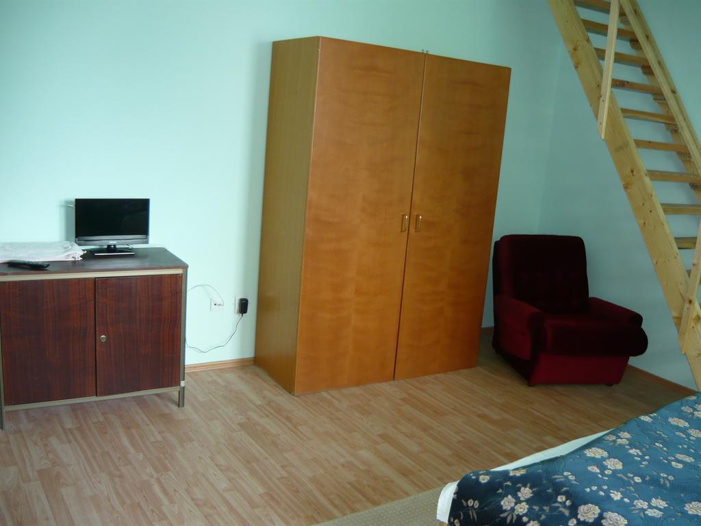 Hotel Kenese Балатонкенесе Екстериор снимка