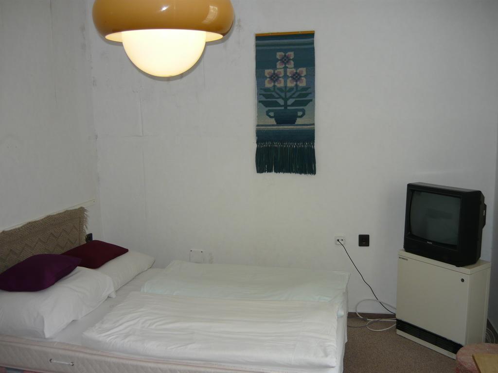 Hotel Kenese Балатонкенесе Екстериор снимка